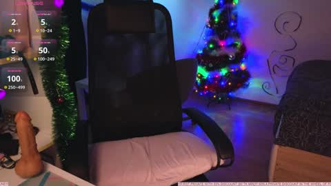 Snapshot of foxgirlandmerguis chatting on December 20, 7:22 am Belinda online show from December 20, 7:22 am