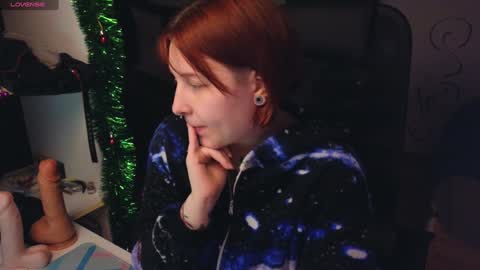 Snapshot of foxgirlandmerguis chatting on December 1, 4:32 pm Belinda online show from December 1, 4:32 pm