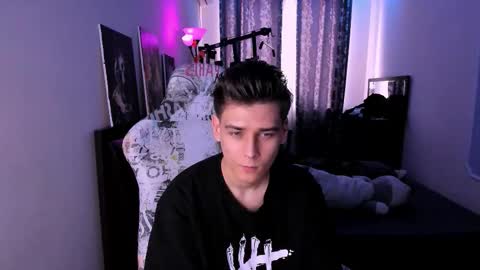 Foxicfu online show from February 5, 8:18 am