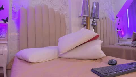 Foxy online show from February 18, 8:19 pm