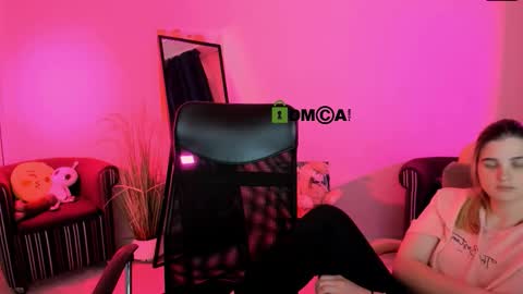 foxy_tease_ online show from October 12, 8:00 pm