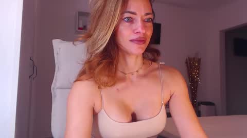 Adela - Single mom. 40 y online show from October 14, 6:38 am