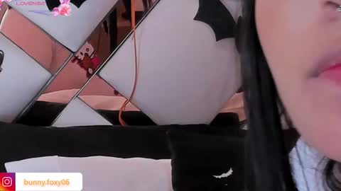 FOXY AND BUNNY online show from October 23, 11:49 pm