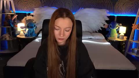 Maya online show from November 23, 2:04 pm