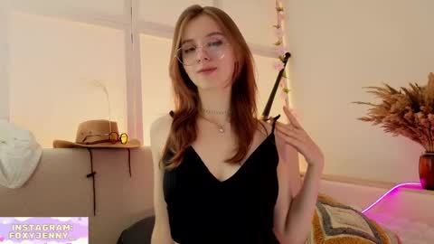 foxysecret_ online show from June 6, 7:09 pm