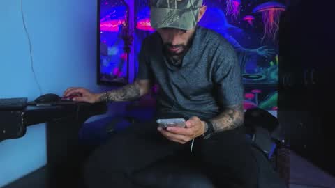 frankdanielsmolano online show from April 12, 4:38 am