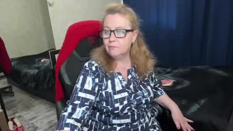 FrauMartha online show from April 17, 1:13 pm