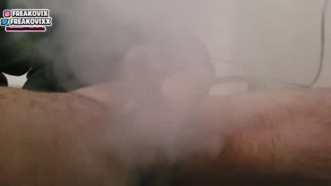 Snapshot of freakovix chatting on January 16, 5:42 am FreakoVix online show from January 16, 5:42 am