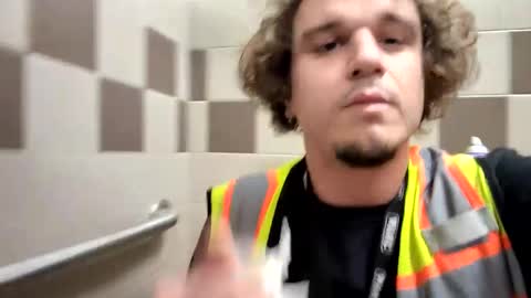 freakwhiteboyil online show from October 6, 10:55 am