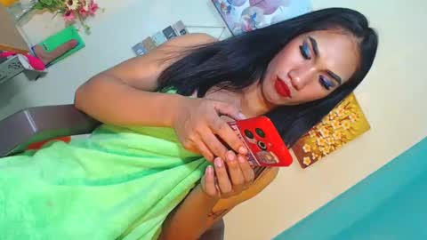 Snapshot of freaky_mariah chatting on February 14, 2:44 pm just call me mariah online show from February 14, 2:44 pm