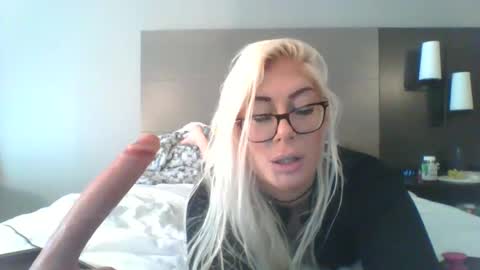 Freaky Barbi online show from March 8, 5:33 pm