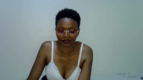 mia  online show from January 13, 7:54 pm