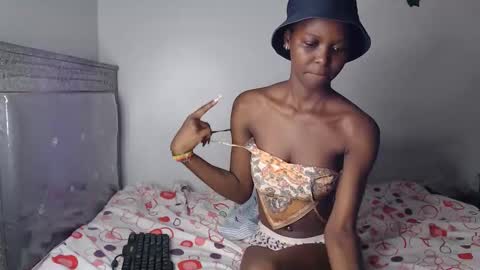 freakyvece12 online show from September 17, 7:06 pm