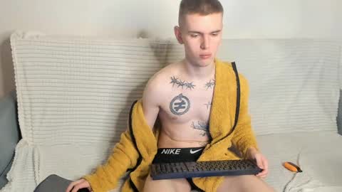 Snapshot of fredd_xanderrs chatting on January 16, 10:12 pm fredd_xanderrs online show from January 16, 10:12 pm