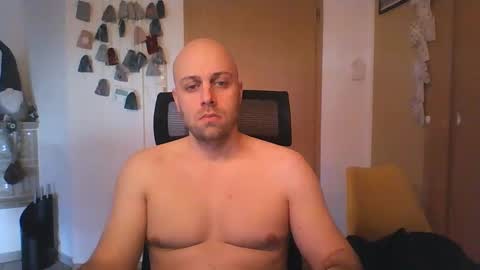 Snapshot of freddow chatting on December 5, 11:44 am freddow online show from December 5, 11:44 am