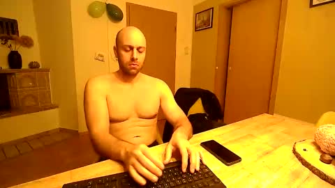 Snapshot of freddow chatting on October 18, 8:24 pm freddow online show from October 18, 8:24 pm