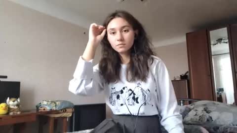 Mia online show from October 3, 11:40 am