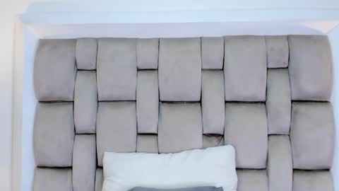 Frehia   online show from April 29, 5:30 pm