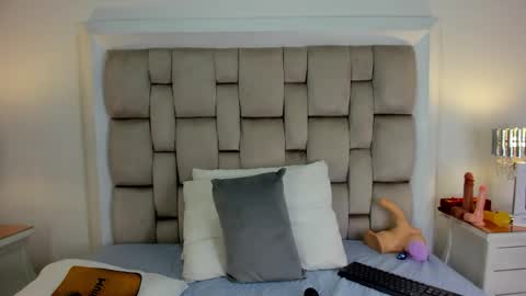 Frehia   online show from April 29, 12:21 pm