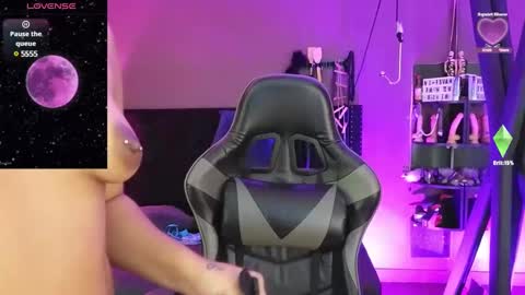     online show from February 12, 5:15 am