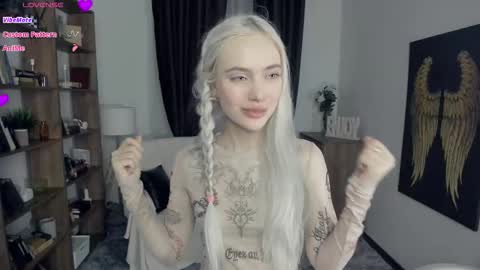 Freya online show from February 27, 6:33 pm