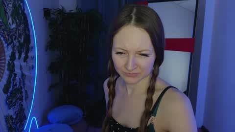 Freya online show from January 3, 1:02 pm