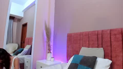 Freya Cameron online show from June 9, 6:18 pm