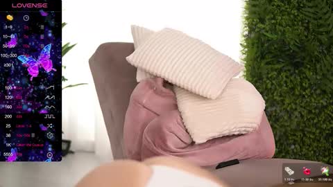 freyaheart online show from November 24, 7:07 am