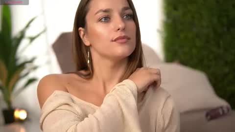 freyaheart online show from October 7, 6:42 am