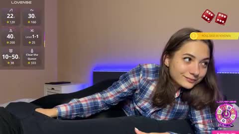 FreyaOliver online show from October 15, 9:15 pm