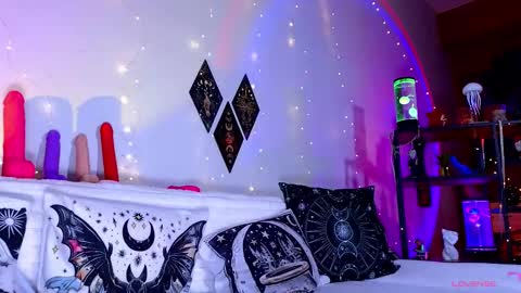 Freya online show from February 24, 5:00 am