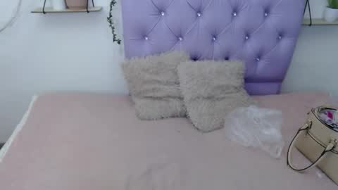 Freyja online show from October 19, 2:38 am