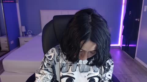 frida_lassi_ online show from January 23, 11:58 am