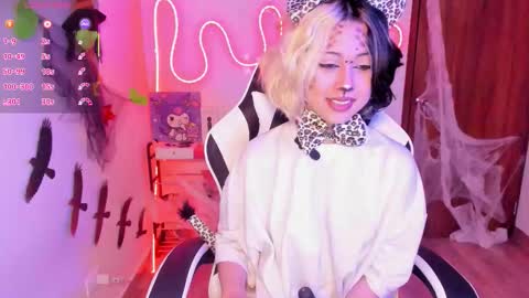 frida_lassi_ online show from October 20, 7:30 pm