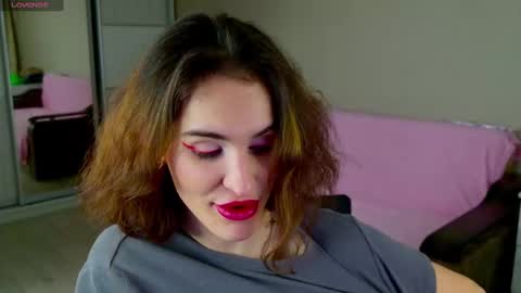Snapshot of fridacure chatting on January 5, 1:45 am Frida online show from January 5, 1:45 am