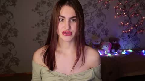 Frida online show from January 10, 7:30 pm