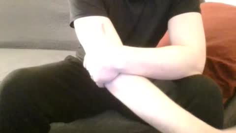 Frowxy online show from April 22, 2:30 am