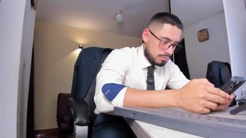 SERGIO THE SEX LAWYER online show from April 5, 4:31 am