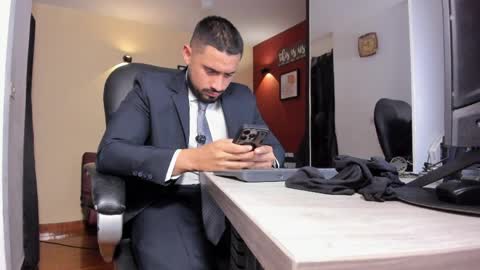 SERGIO THE SEX LAWYER online show from April 6, 4:32 am