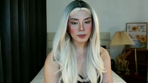 MISS NEILLY online show from October 28, 5:30 am