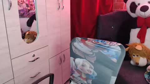 Mia and Gary  online show from March 17, 1:21 am