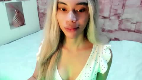 fuckingsexy143 online show from April 23, 6:21 am