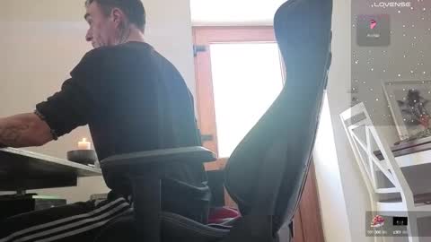 Snapshot of fullartofsex chatting on October 6, 10:33 am FullArtOfSex online show from October 6, 10:33 am