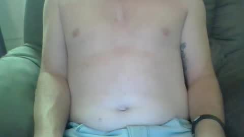 funaussieguy80 online show from April 24, 11:29 pm