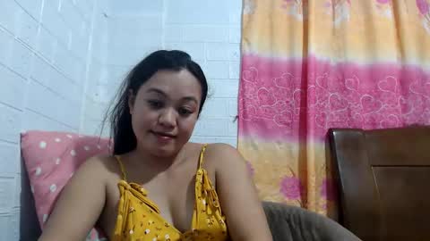 Snapshot of funluvnpinay4u chatting on October 19, 3:33 am MAE online show from October 19, 3:33 am