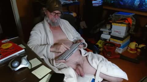 Snapshot of funmike2000 chatting on January 18, 11:00 am mike online show from January 18, 11:00 am