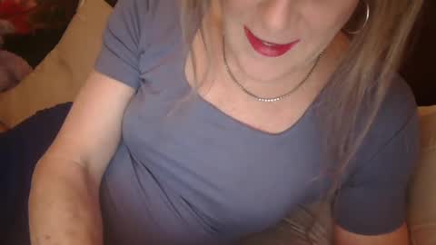 Jessie Love online show from January 23, 10:01 am