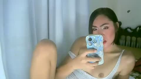 LIL LEE online show from February 27, 1:07 pm