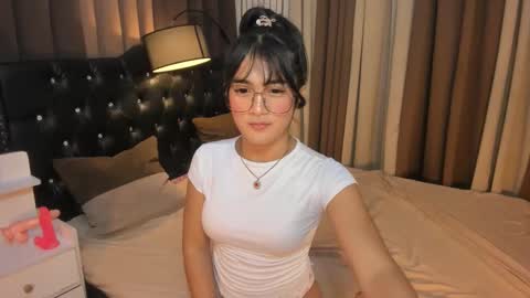 ASHLEY online show from February 7, 3:30 pm