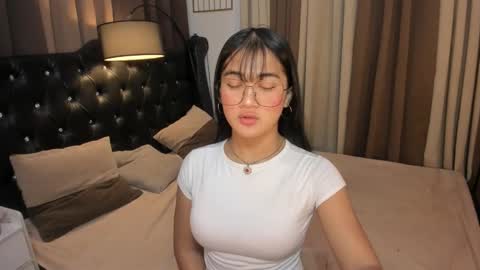 ASHLEY online show from February 12, 1:59 pm